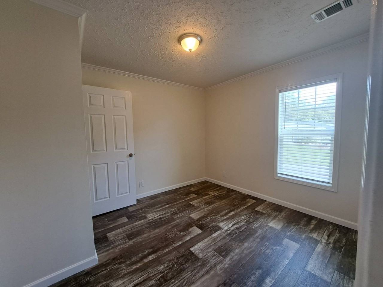 2607 Ne 52nd St #PE12 - Photo 6 of 10