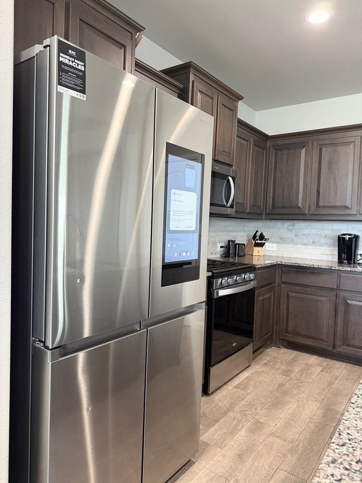 7104 Thomas Paine Rd - Photo 5 of 30