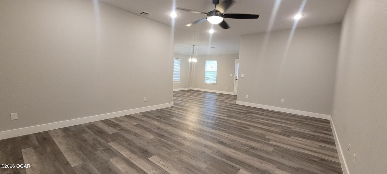 502 Azalea St - Photo 3 of 17