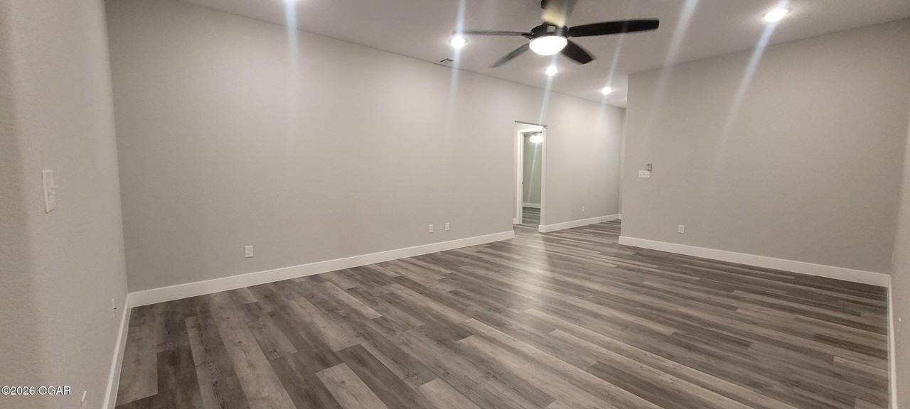 502 Azalea St - Photo 4 of 17