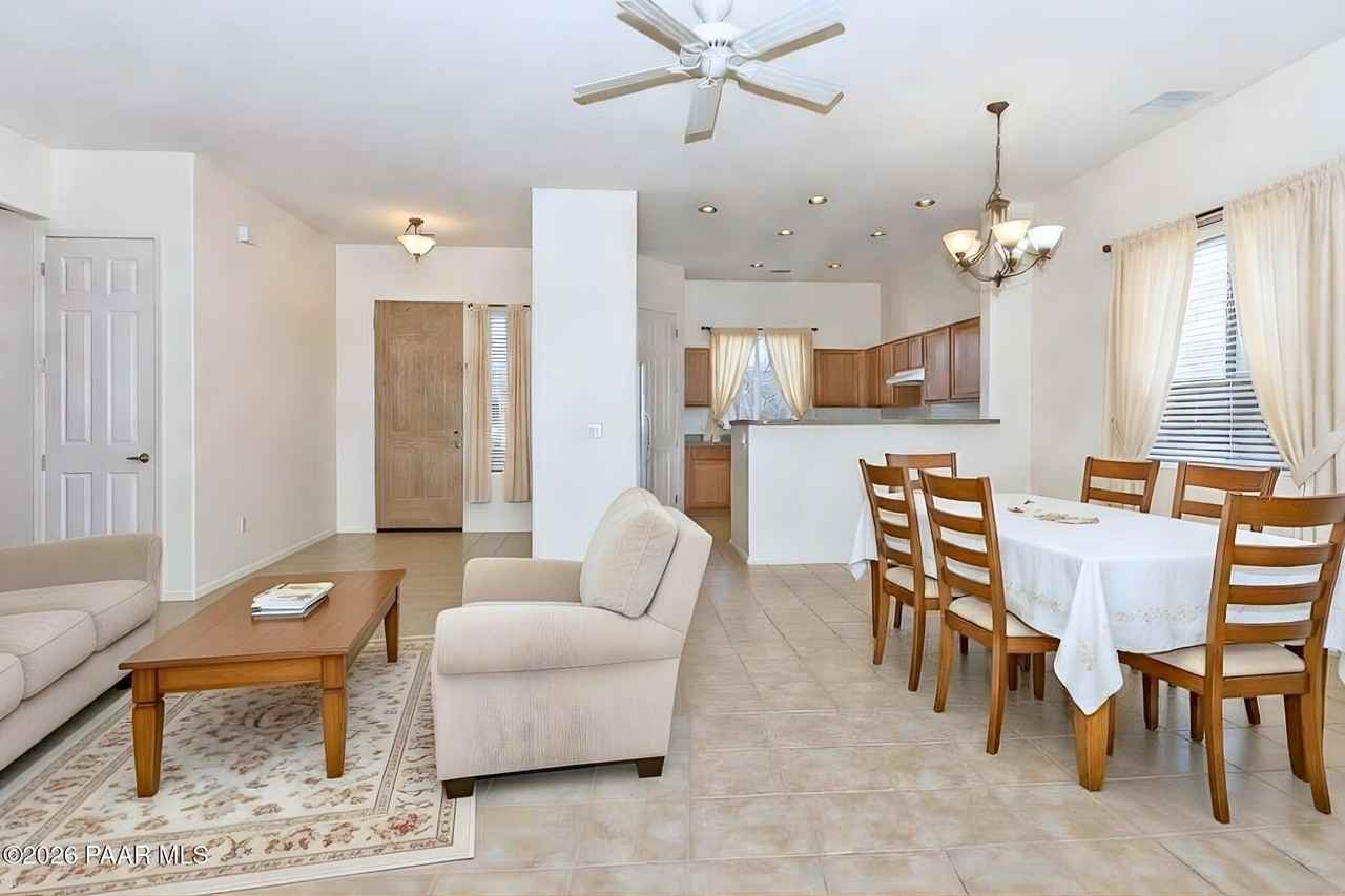 4781 N Wycliffe Dr - Photo 3 of 26