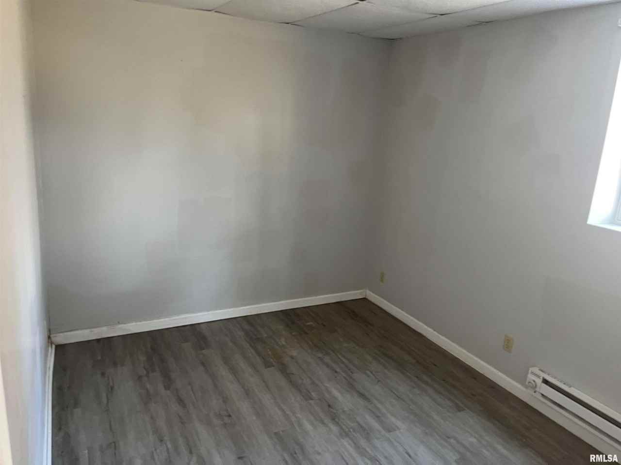 300 Colona Ave Apt G - Photo 4 of 10