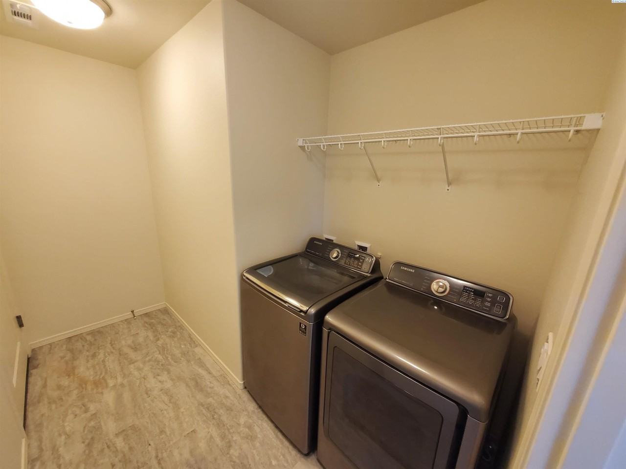 1529 N Grant St - Photo 3 of 15