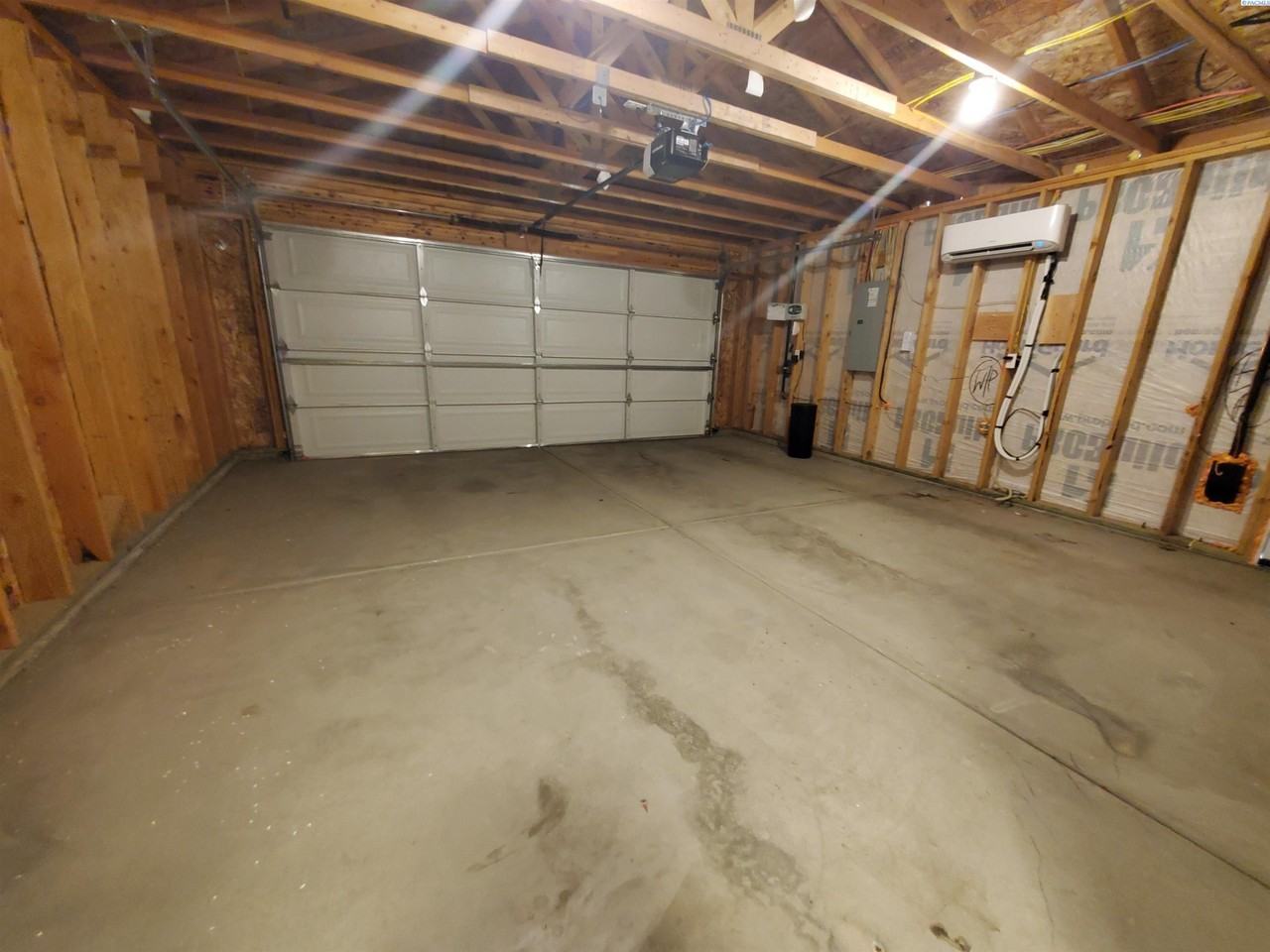 1529 N Grant St - Photo 4 of 15