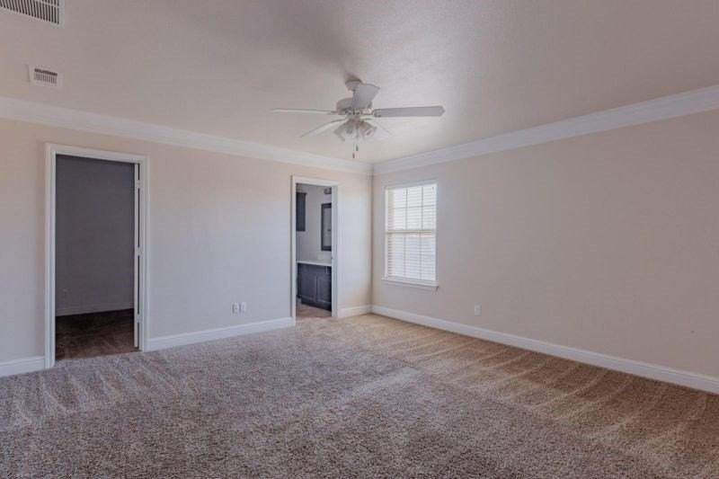 711 Candlestick Dr - Photo 4 of 11