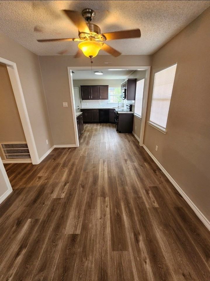 501 W Cuthbert Ave - Photo 5 of 19