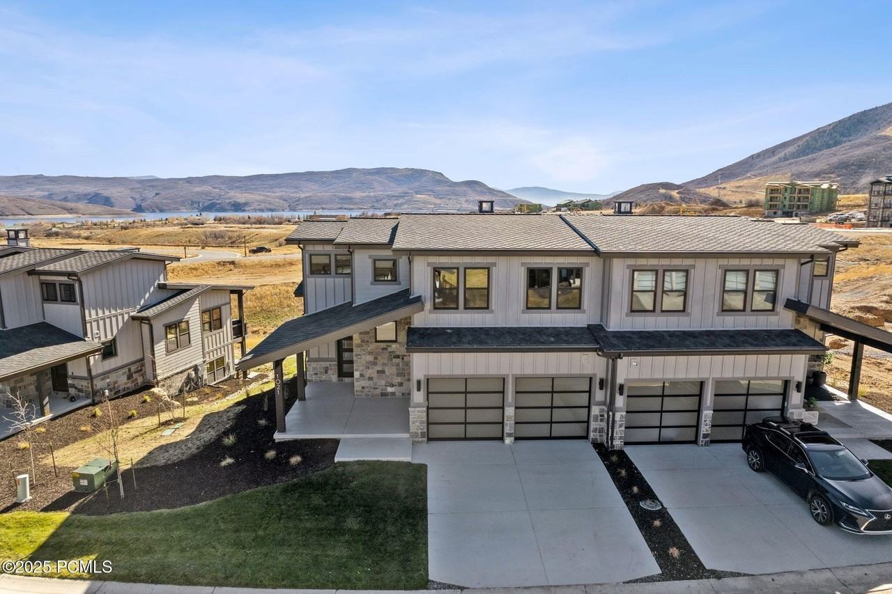 1021 W Vissen Way Unit 67 - Photo 3 of 24