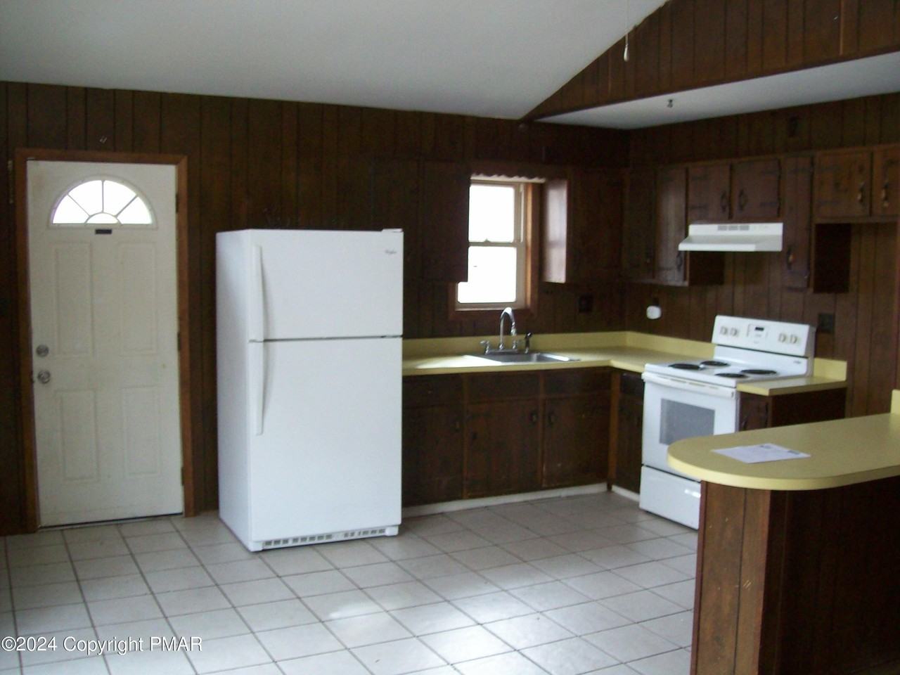 8062 Red Squirrel Dr - Photo 4 of 10