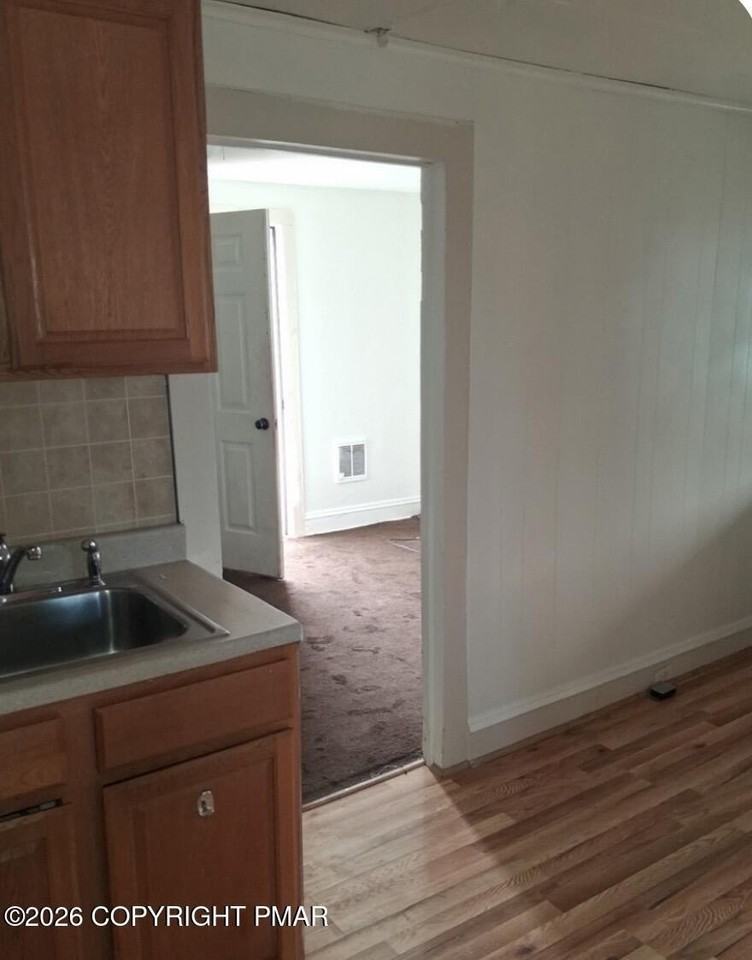 520 Hickory St Apt 3 - Photo 2 of 10