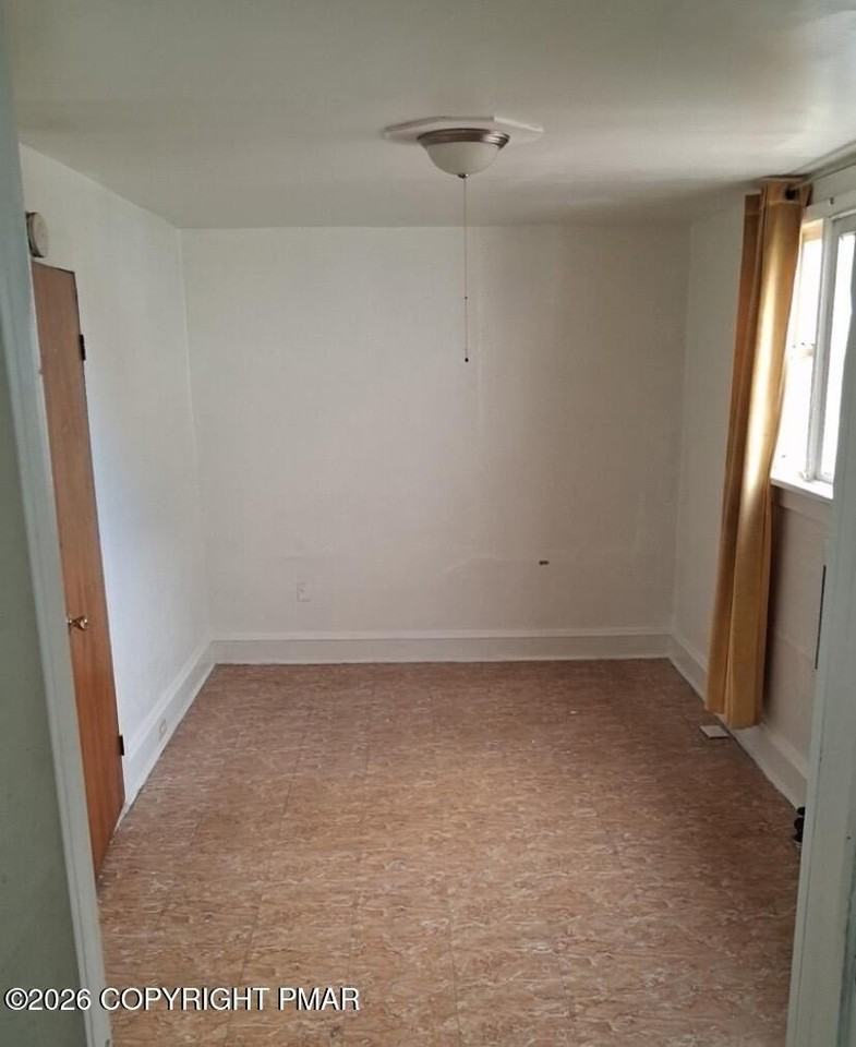 520 Hickory St Apt 3 - Photo 7 of 10