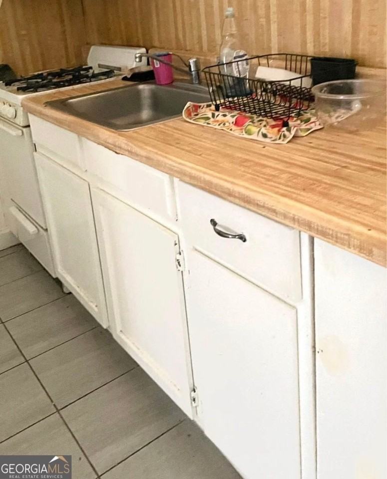 1443 Oxford Rd Ne - Photo 6 of 7