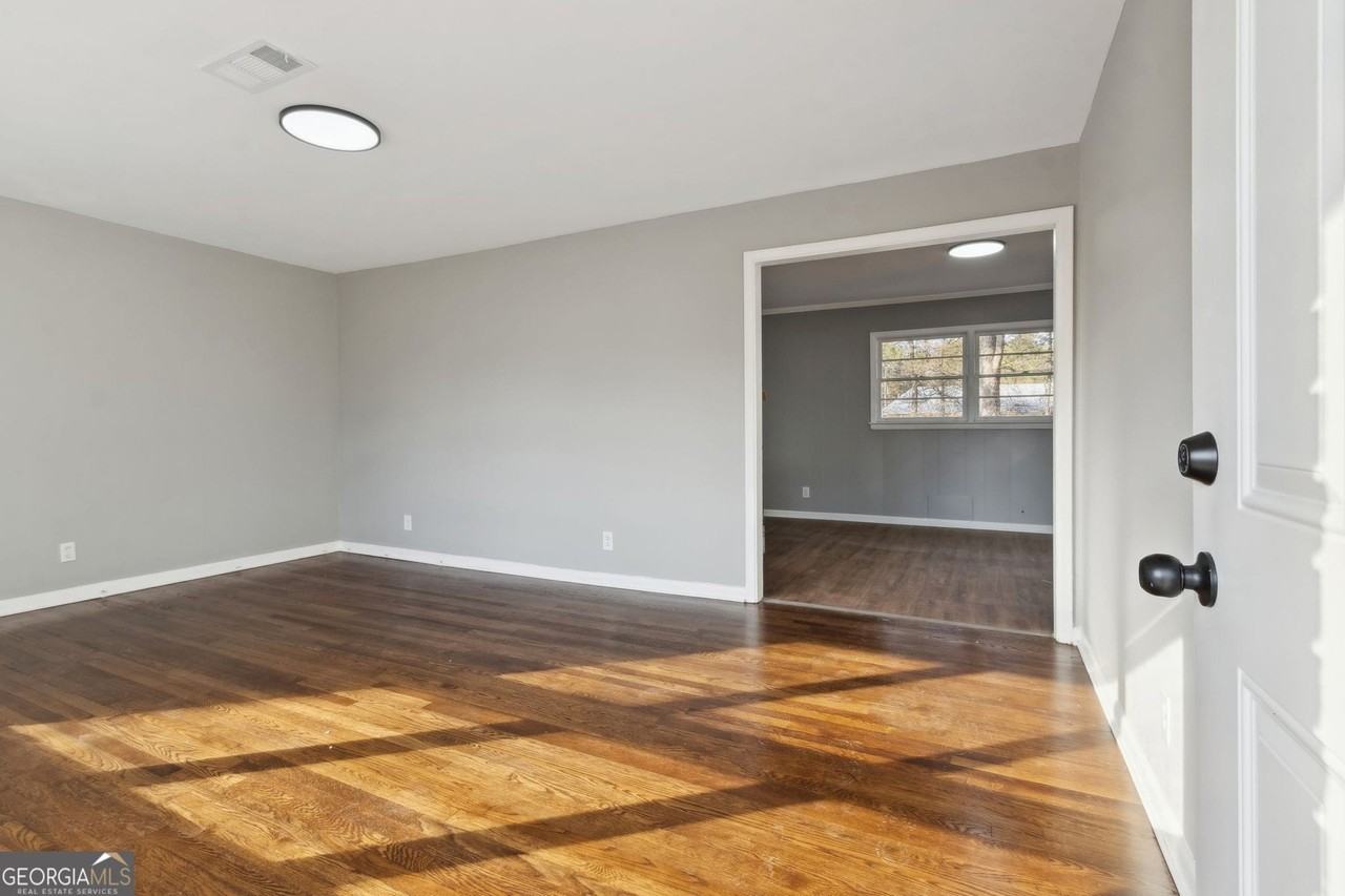 269 Elks St - Photo 6 of 42