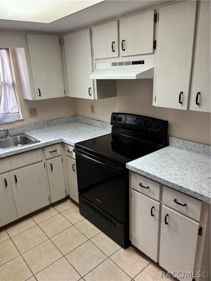 57 Chinaberry Cir - Photo 3 of 12