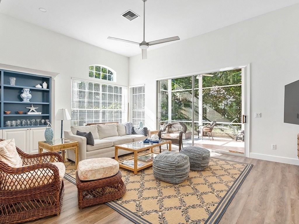 8829 Lakeside Cir - Photo 5 of 36