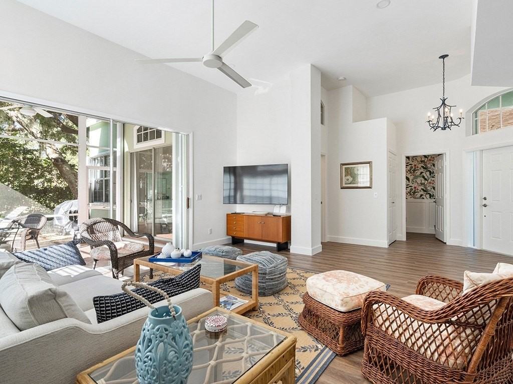 8829 Lakeside Cir - Photo 6 of 36