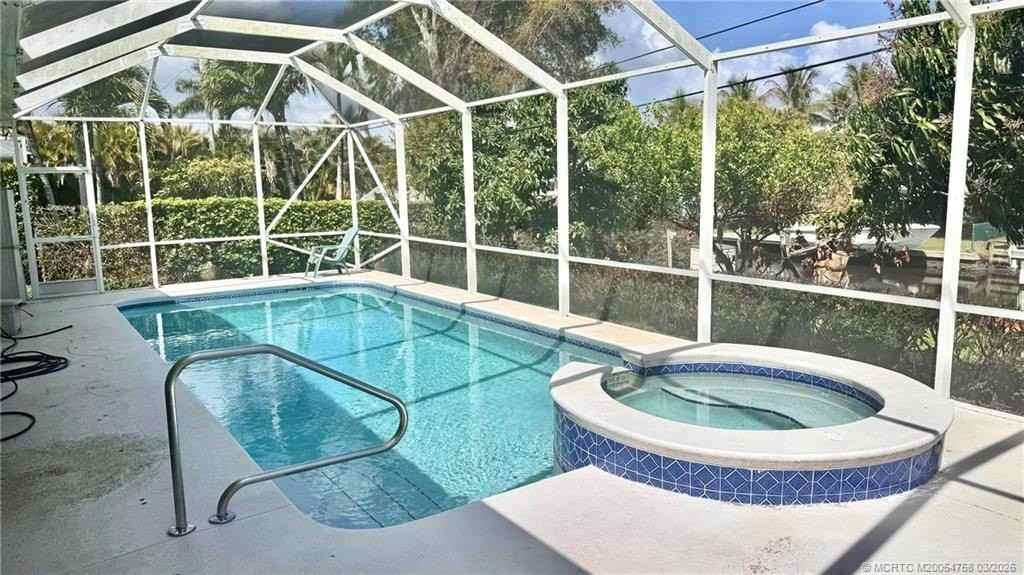 510 Sw South Carolina Dr - Photo 3 of 42