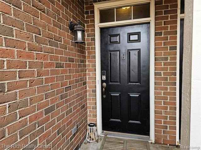 2394 Arcadia Dr - Photo 2 of 36