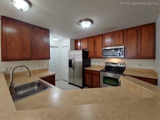 2394 Arcadia Dr - Photo 6 of 36