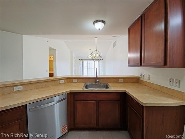 2394 Arcadia Dr - Photo 7 of 36