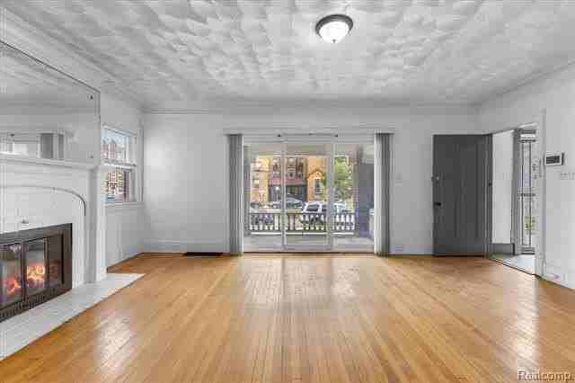 1410 Glynn Ct - Photo 2 of 8