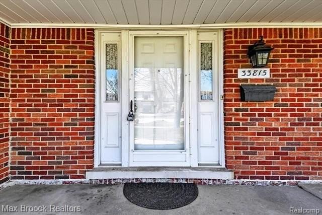 33815 Orban Dr - Photo 5 of 46