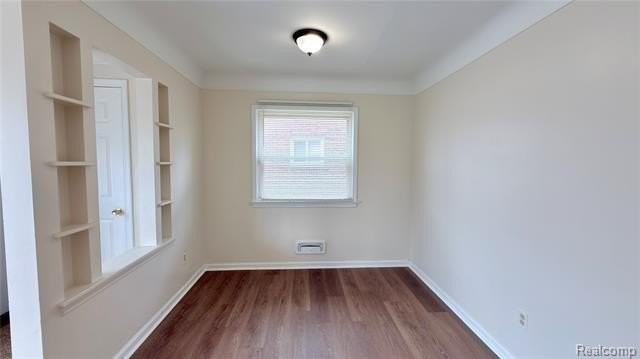 291 Arlington St - Photo 7 of 16