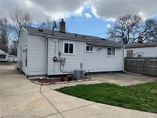 24281 Bolam Ave - Photo 4 of 25