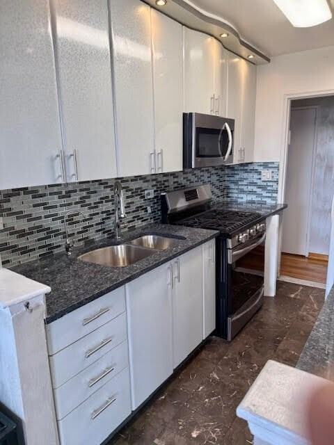 540 Ocean Pkwy #6H - Photo 4 of 9