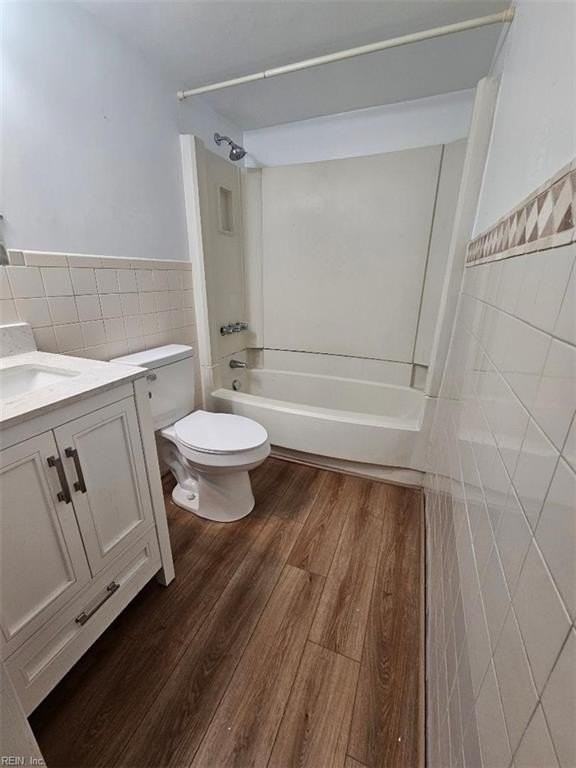 837 23rd St - Photo 6 of 9