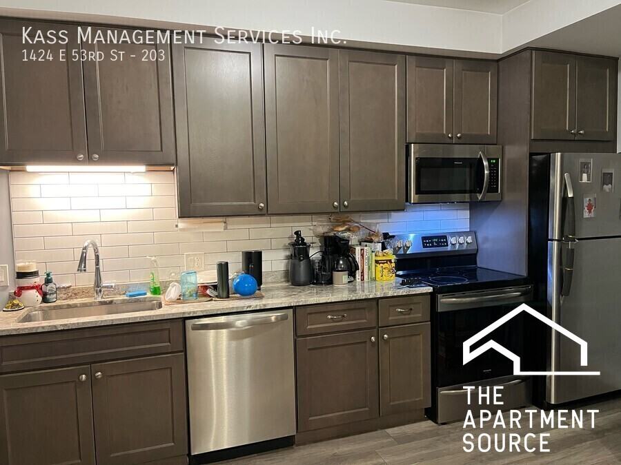 1424 E 53rd St #203