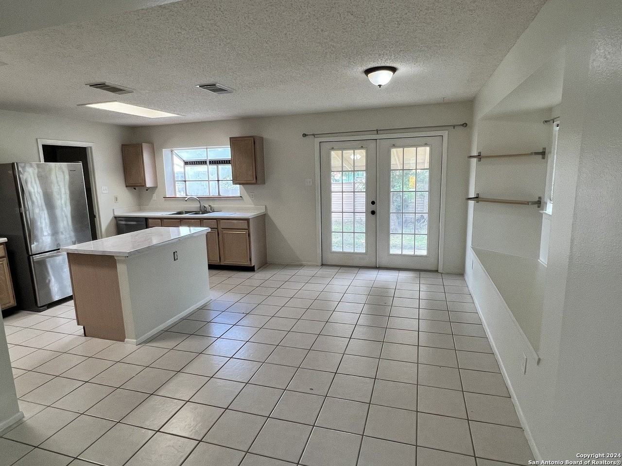 21614 Longwood - Photo 2 of 21