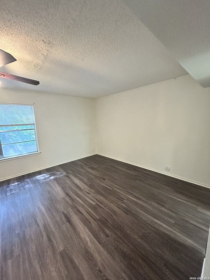 811 Jackson Keller Rd Apt 4 - Photo 6 of 15