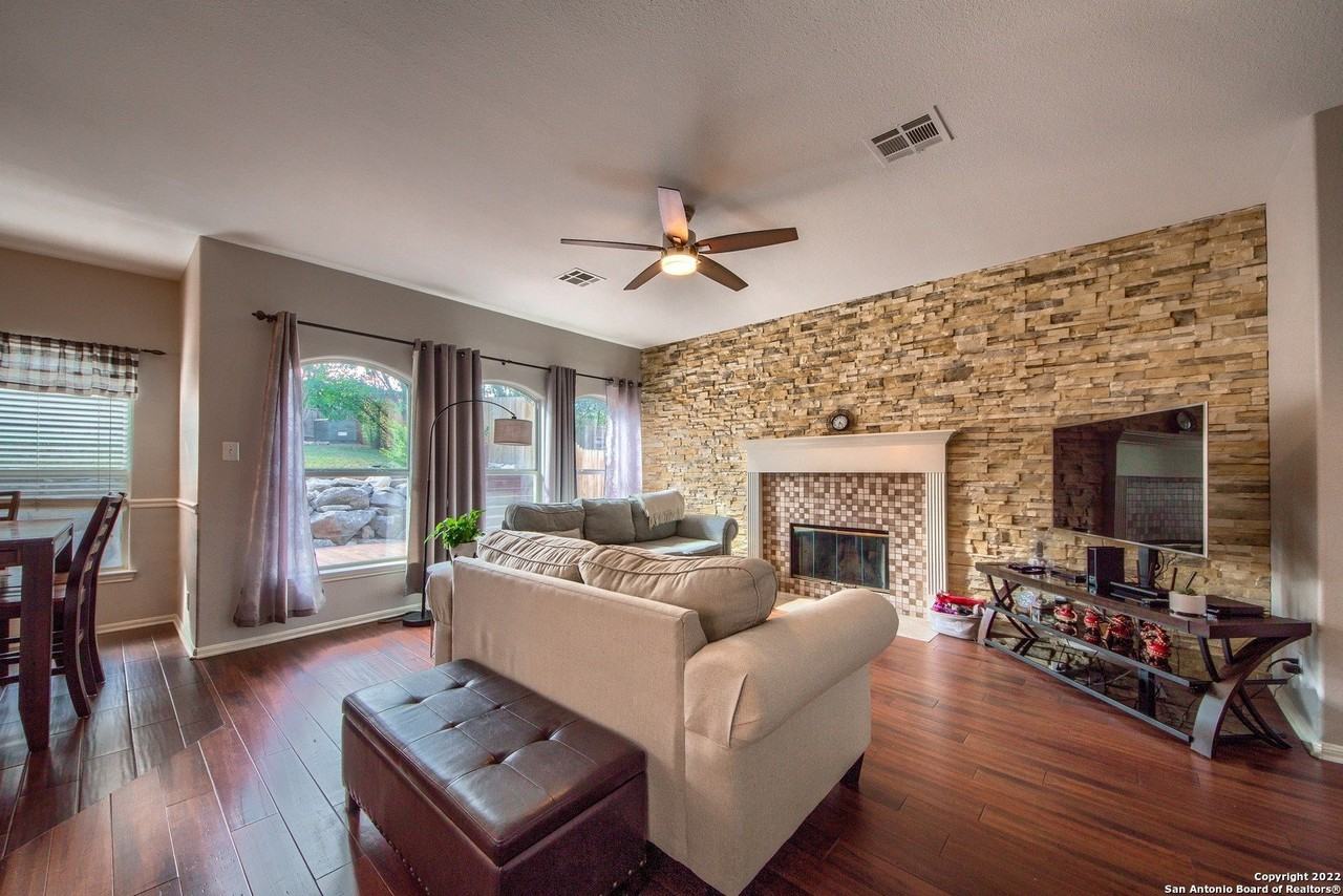 20515 Tree Mdw - Photo 4 of 15