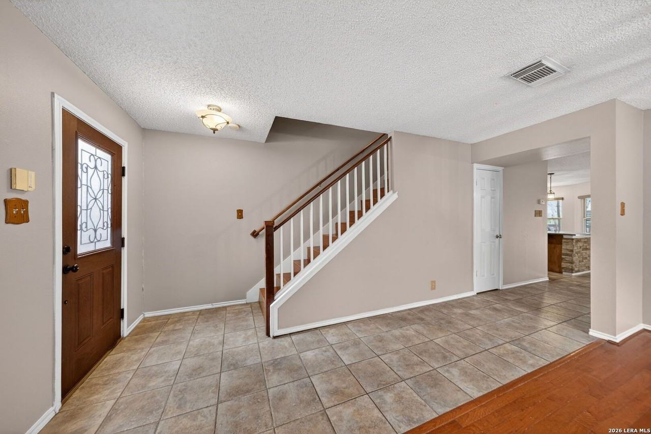 7019 Jade Fld - Photo 5 of 39