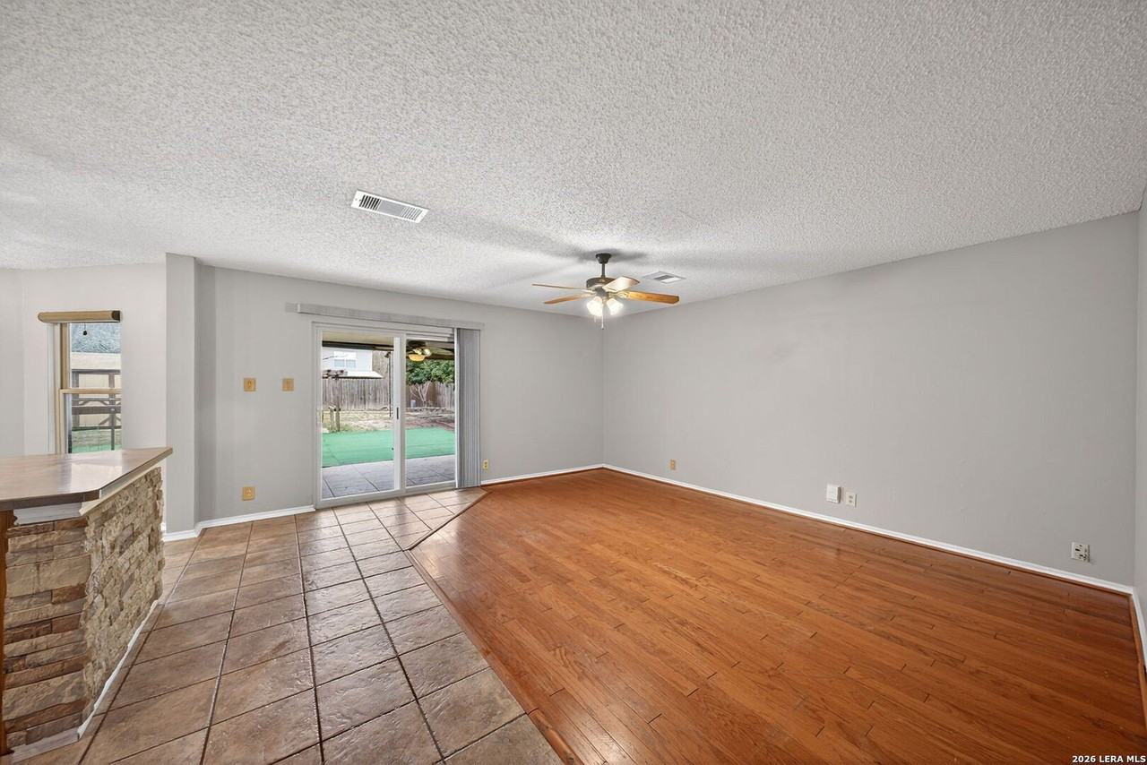 7019 Jade Fld - Photo 6 of 39