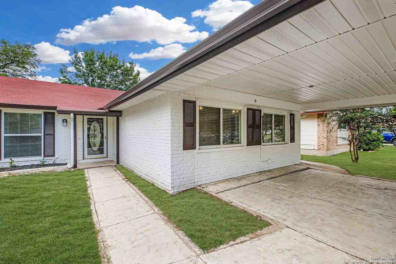 520 Marilyn Dr - Photo 2 of 36