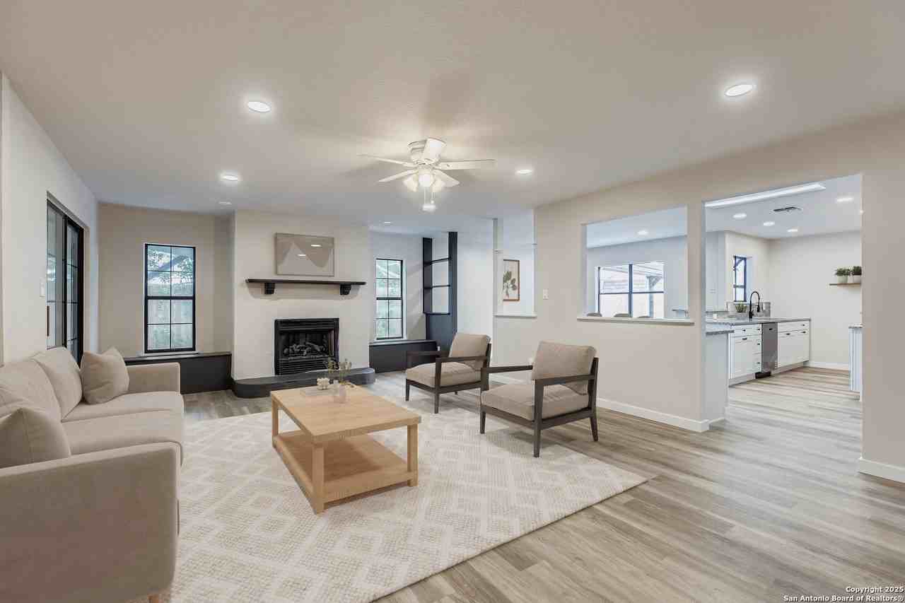 520 Marilyn Dr - Photo 4 of 36