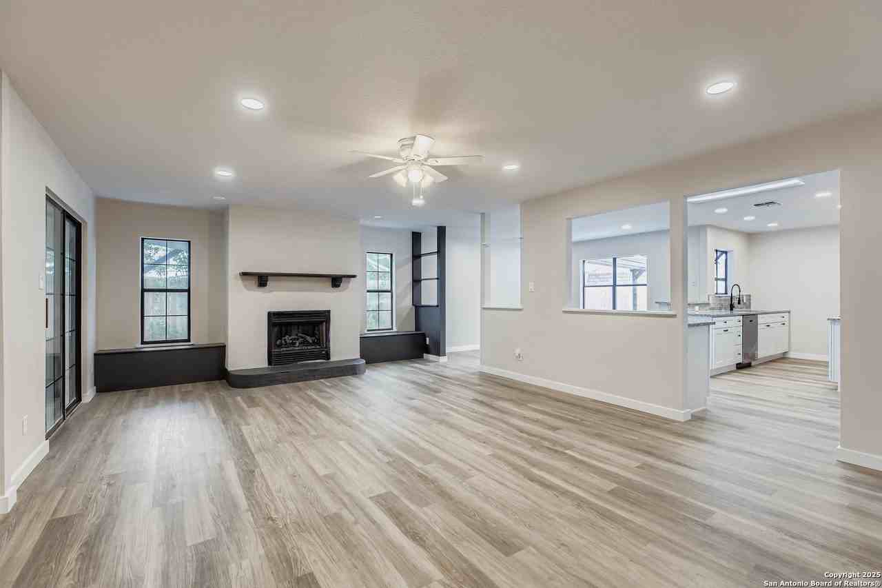 520 Marilyn Dr - Photo 5 of 36