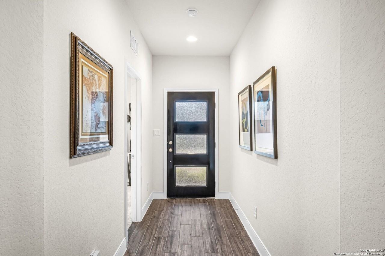 2263 Bluewood St - Photo 5 of 48