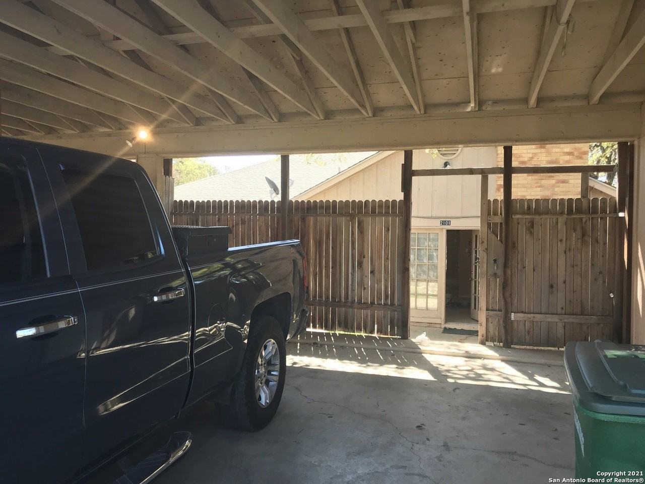 2101 Ledge View St - Photo 2 of 11