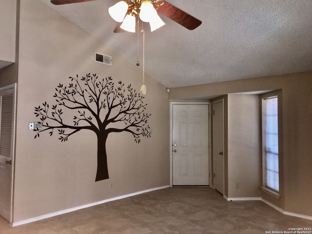 2101 Ledge View St - Photo 6 of 11