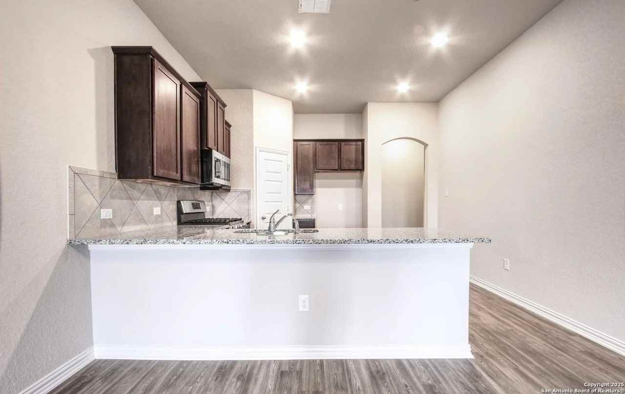 5423 Devils Gate Unit 2 - Photo 7 of 15