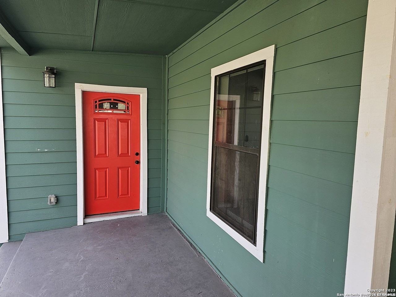 2236 Burnet St - Photo 2 of 28