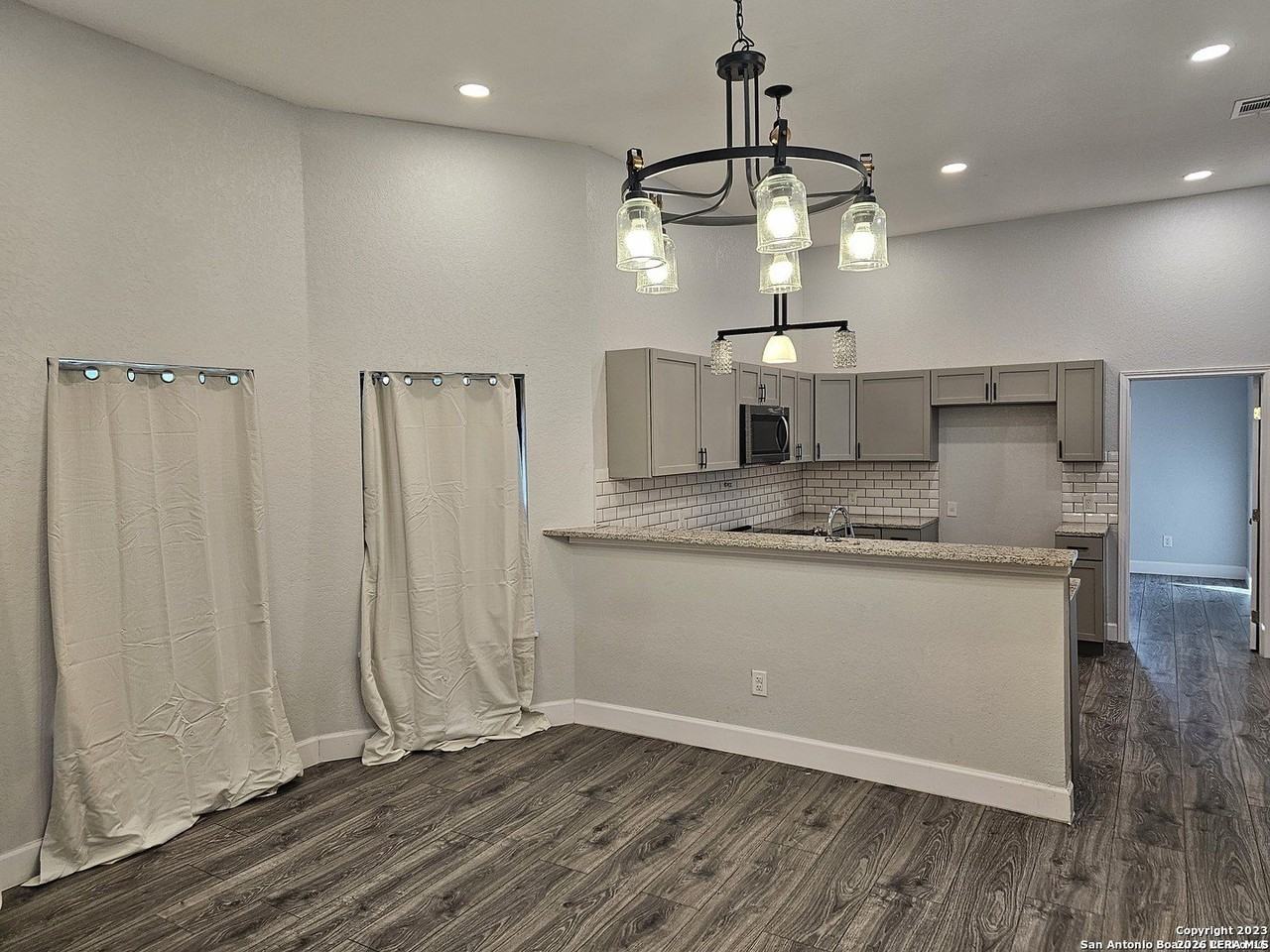 2236 Burnet St - Photo 7 of 28