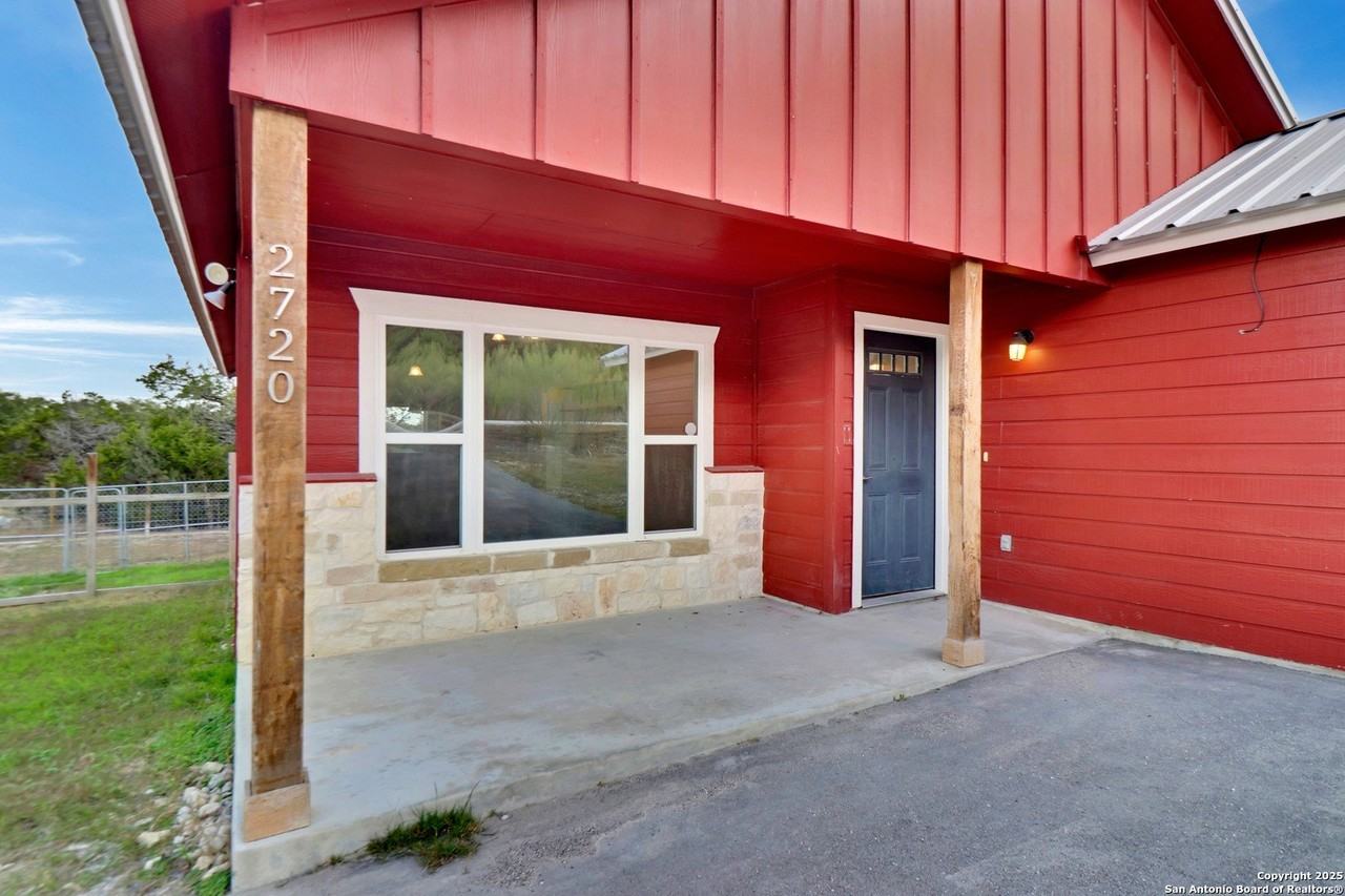 2720 Golf Dr - Photo 6 of 36