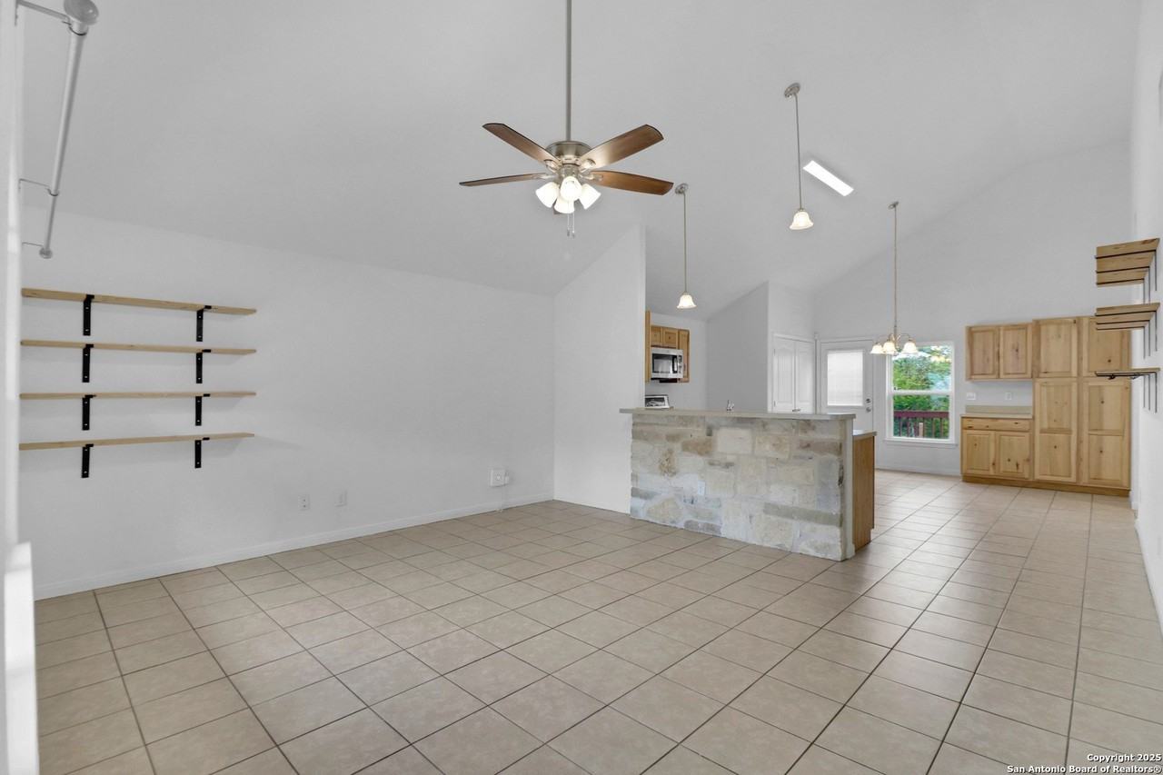 2720 Golf Dr - Photo 7 of 36