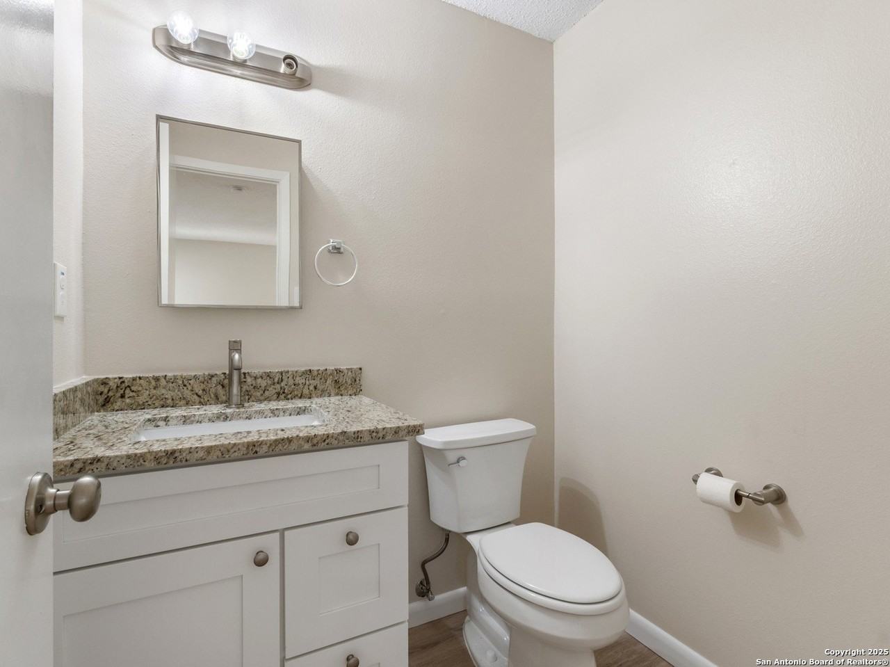 7622 Alverstone Way - Photo 7 of 33