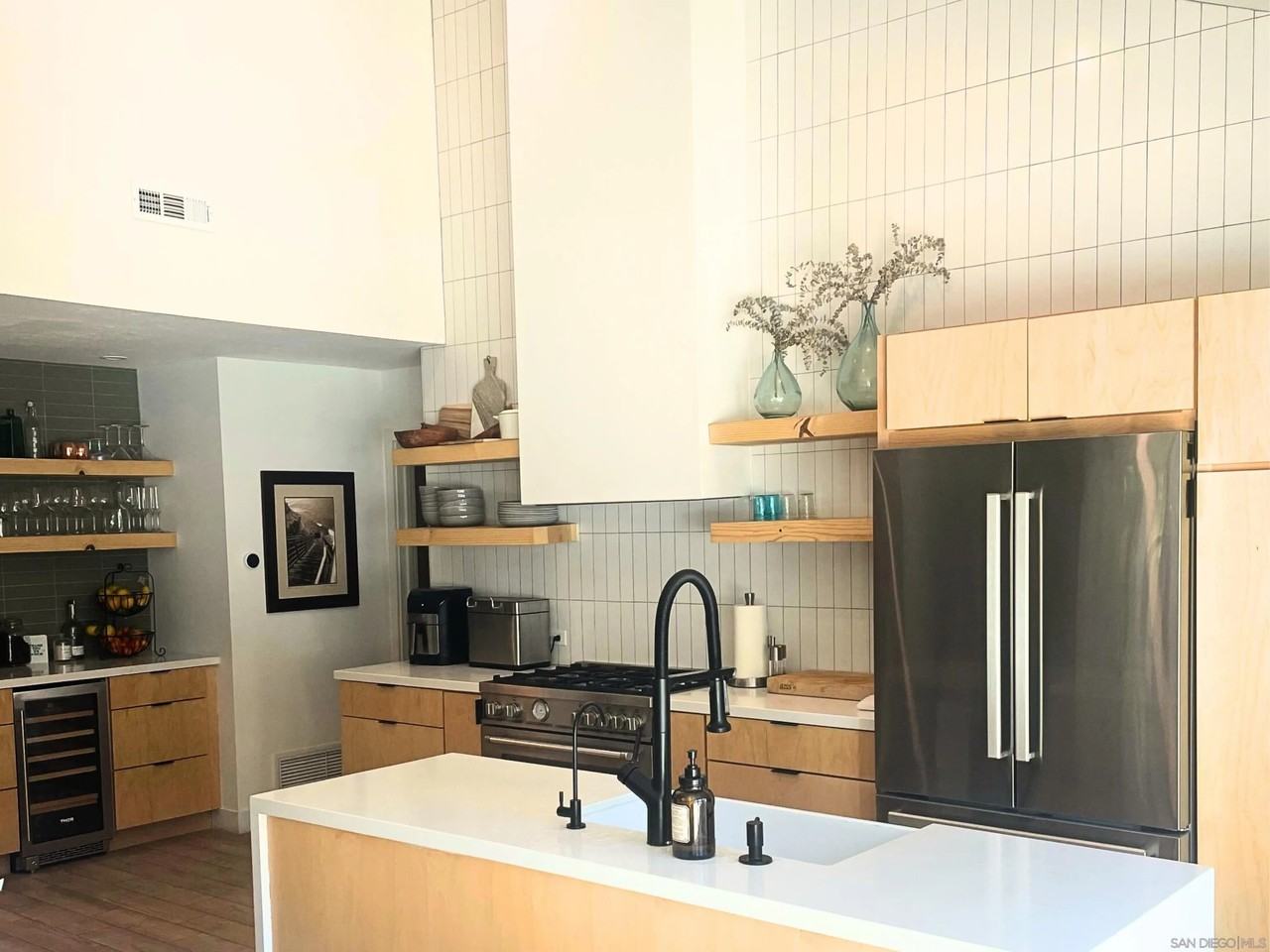 13546 Mango Dr - Photo 3 of 45