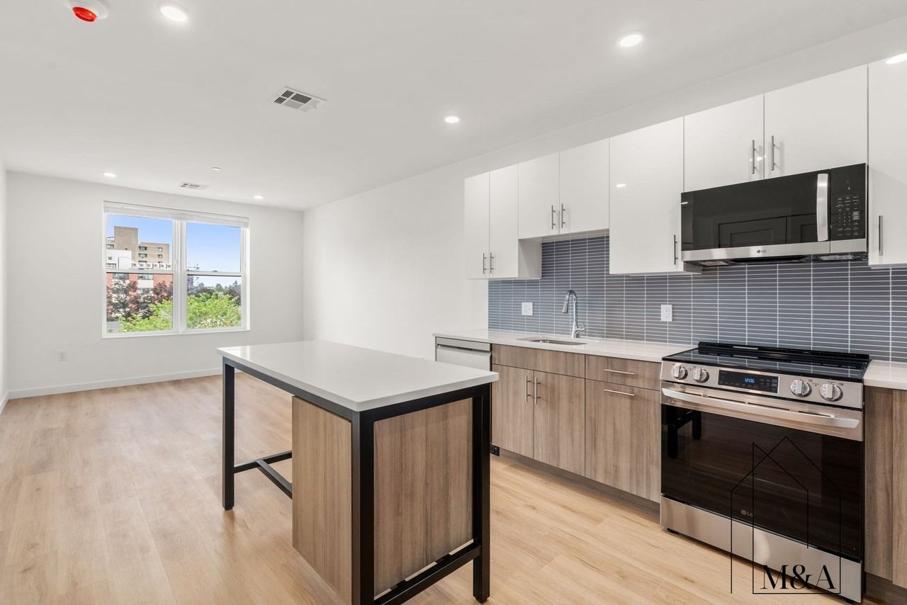 40 Centre St #506