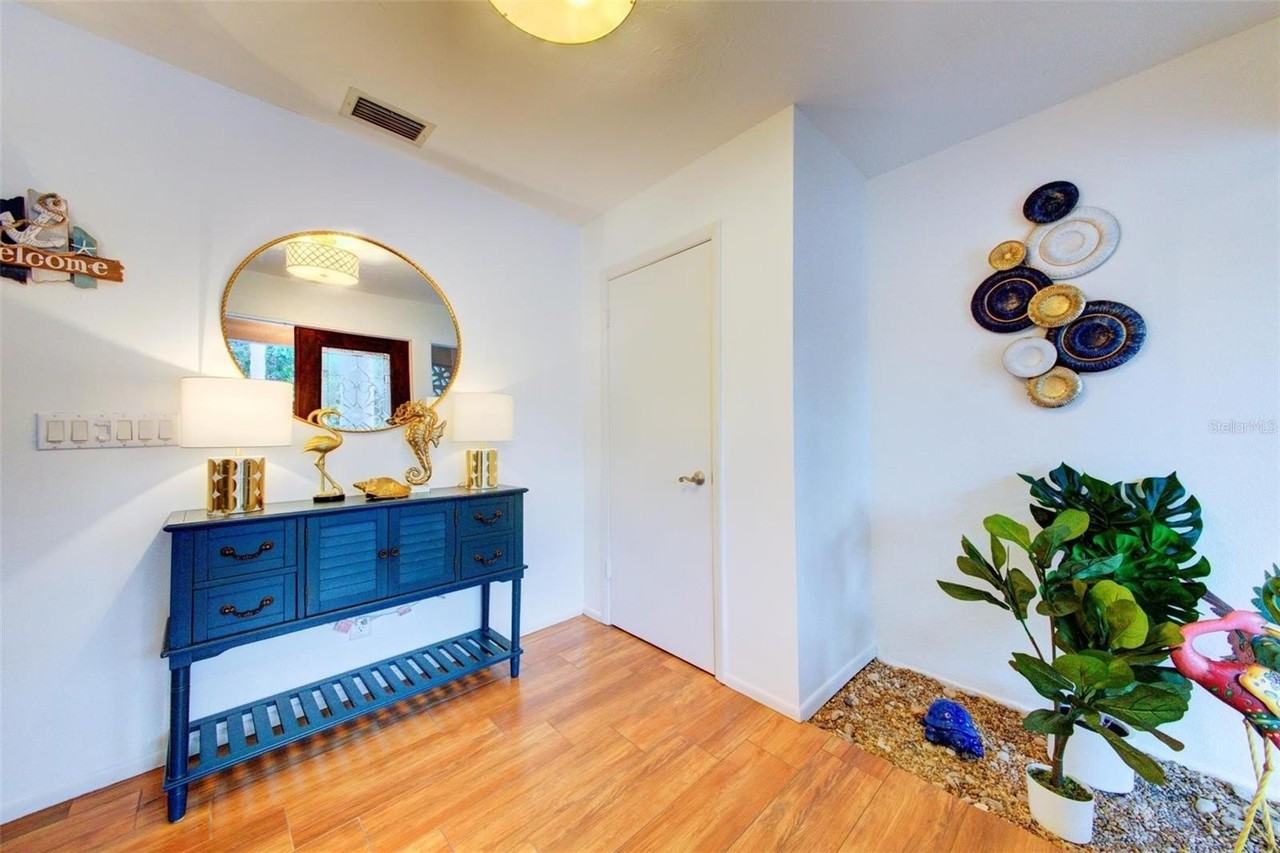 5354 Shadow Lawn Dr - Photo 7 of 33